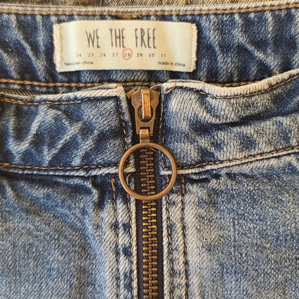 WE THE FREE PEOPLE Front Zipper Jean Skirt 28 M Denim Mini Frayed Hem 30" Waist - Picture 12 of 16